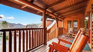 House (4 Bedrooms) | Interior - Hot Tub, Game Room & Prime Pigeon Forge Location Big Bear Ridge by Avantstay (Pigeon Forge)