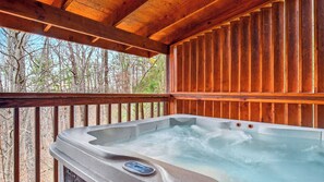 House (4 Bedrooms) | Interior - Hot Tub, Game Room & Prime Pigeon Forge Location Big Bear Ridge by Avantstay (Pigeon Forge)