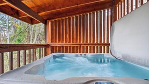 Interior - Hot Tub, Game Room & Prime Pigeon Forge Location Big Bear Ridge by Avantstay (Pigeon Forge)