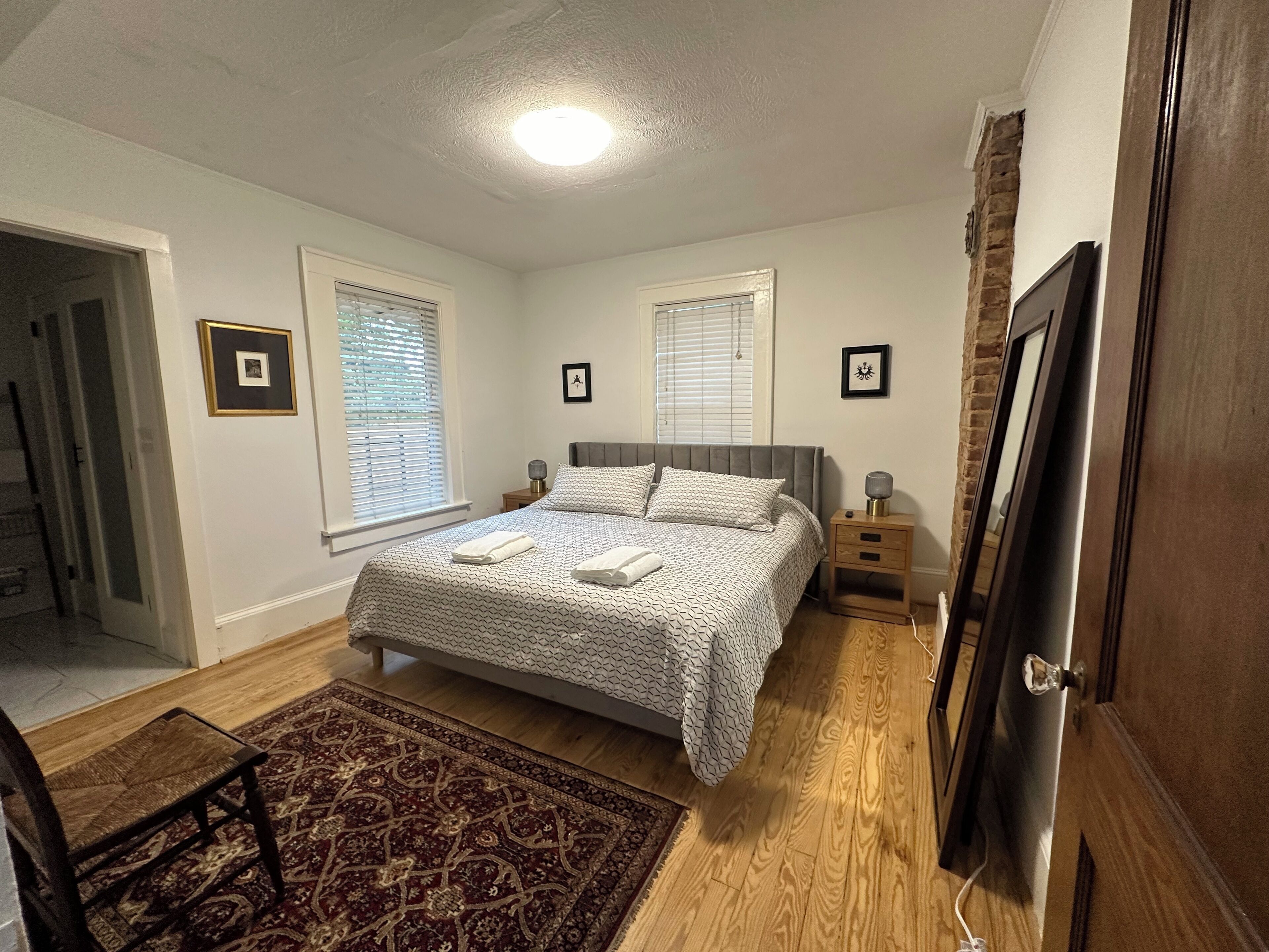 3 slaapkamers, een strijkplank/strijkijzer, wifi, beddengoed