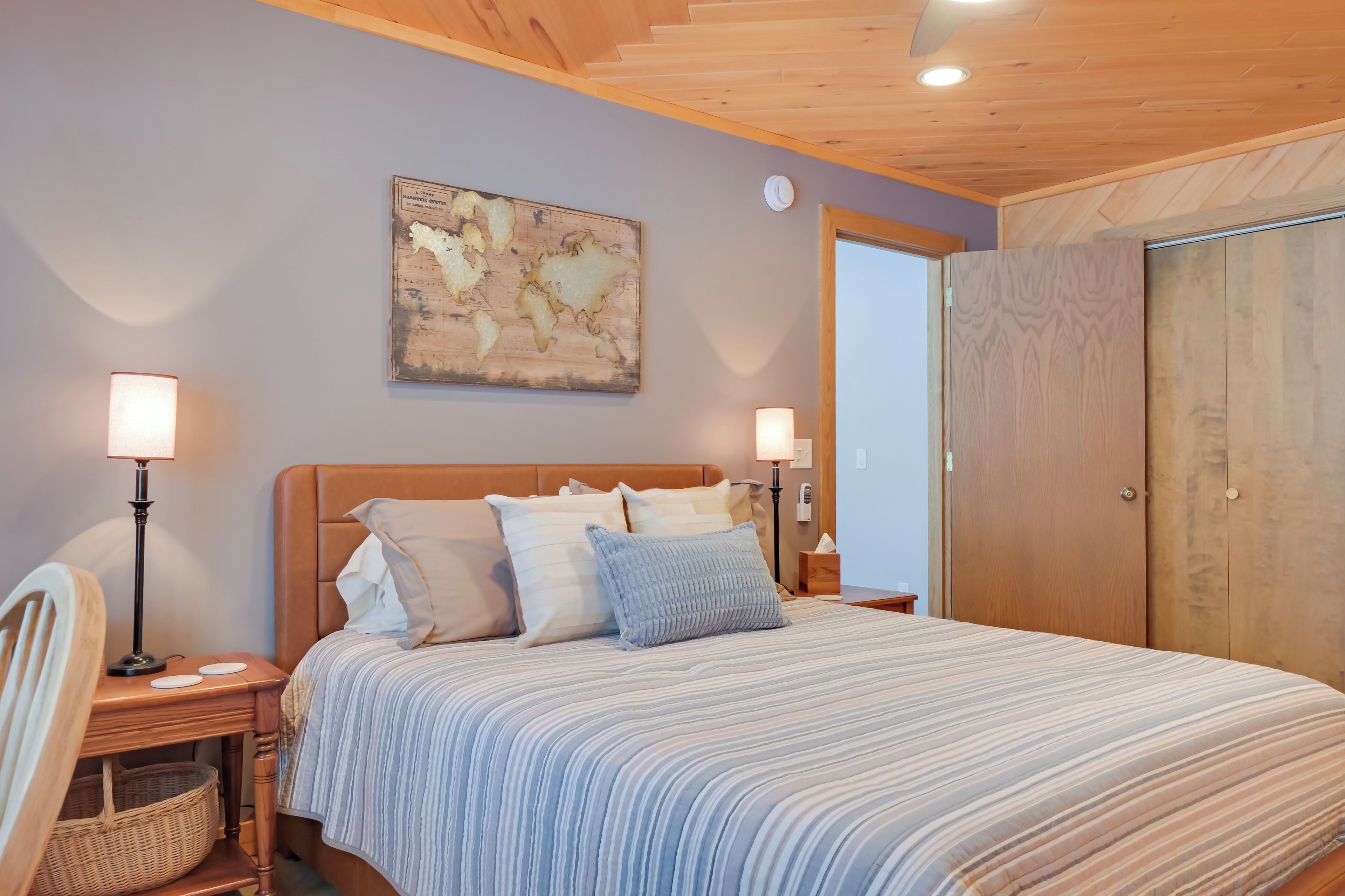 2 chambres, bureau, fer et planche à repasser, accès Internet