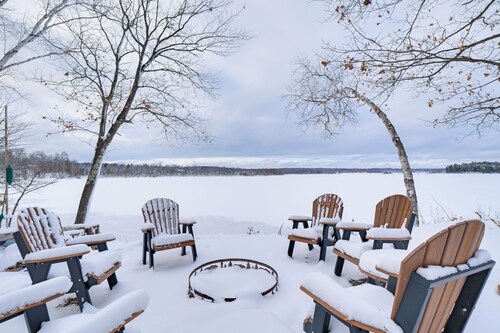 Lake Access w/ Dock! Hayward Cabin Hideaway