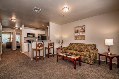 Spacious 2 Bed - Floor 1 - Reserved Parking