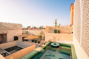 Piscine extérieure, piscine chauffée