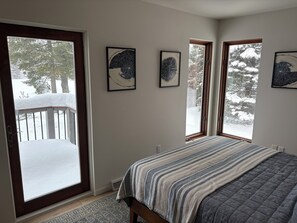 4 bedrooms, WiFi, bed sheets