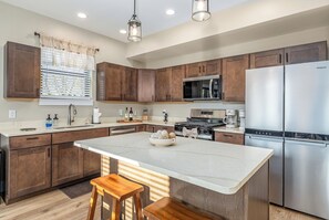 Mikroaaltouuni, uuni, liesi, astianpesukone