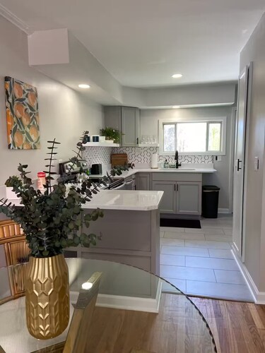 Perfect 2-bedroom apartment in charming Red Bank.