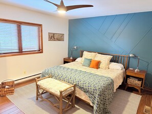 4 bedrooms, iron/ironing board, WiFi, bed sheets - Peaceful 4-bedroom house off of Lake Wallenpaupack perfect for your getaway (Lake Ariel)