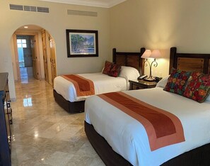Iron/ironing board, WiFi, bed sheets - Endless Ocean Views, Beautiful Blend of indoor, outdoor space. July Aug specials (Cabo San Lucas)
