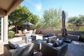 Outdoor dining - Sonoran Desert Sanctuary (Scottsdale)