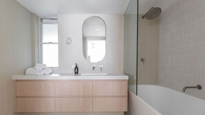 Shower, hair dryer, towels - SERENITY - 2 BEDROOMS, POOL RELAX IN STYLE (Noosa Heads)