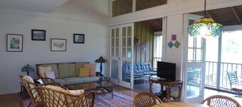 Molokai Magic - Charming 1-bedroom townhome in Maunaloa - perfect for getaway