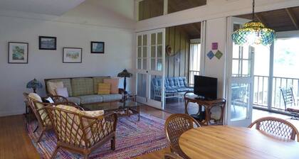 Molokai Magic - Charming 1-bedroom townhome in Maunaloa - perfect for getaway