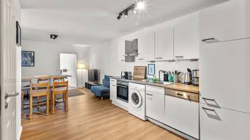 Réfrigérateur, four, plaque de cuisson, lave-vaisselle