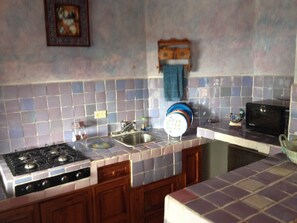 Private kitchen - Fabulous 2, 1-bedroom bungalows in welcoming Cuernavaca neighborhood (Cuernavaca)