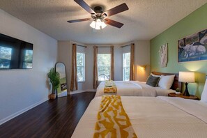4 bedrooms, WiFi, bed sheets - Firefly Oasis: Luxury Pool, Hot Tub, Near Austin (Cedar Park)