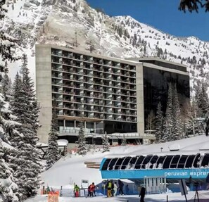 Exterior - Luxury Slopeside Retreat  1-Bedroom Studio at the Prestigious Cliff Club Lodge (Sandy)
