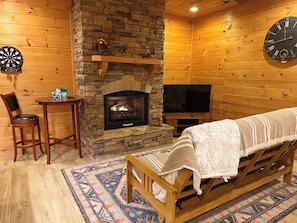 Interior - Dreamy Mountain Escape, Hot Tub, Stunning mountain Views & outdoor Fireplace (Morganton)
