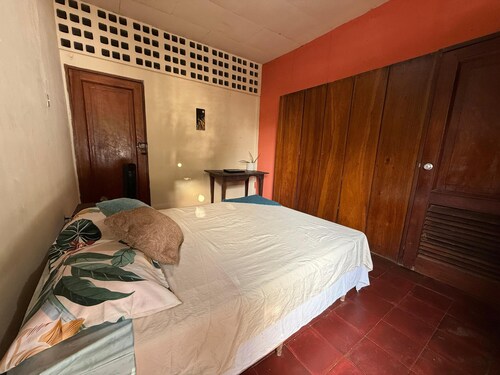 Beautiful home with 3 spacious bedrooms, comfortably accommodating six people