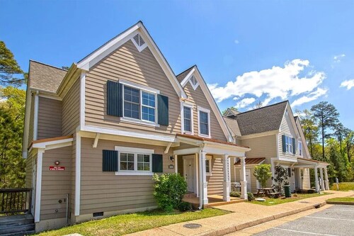 Spacious 4 bedroom Estate at Kings Creek close to Water Country USA