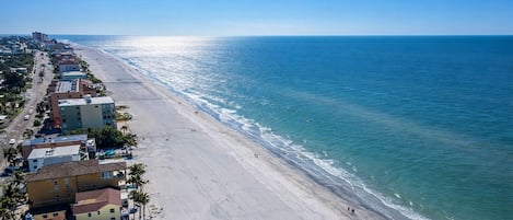 Sillas reclinables de playa, toallas de playa