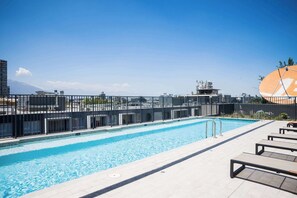Pool - Urban Retreat Quiet & Modern 2BR in Providencia (Providencia)