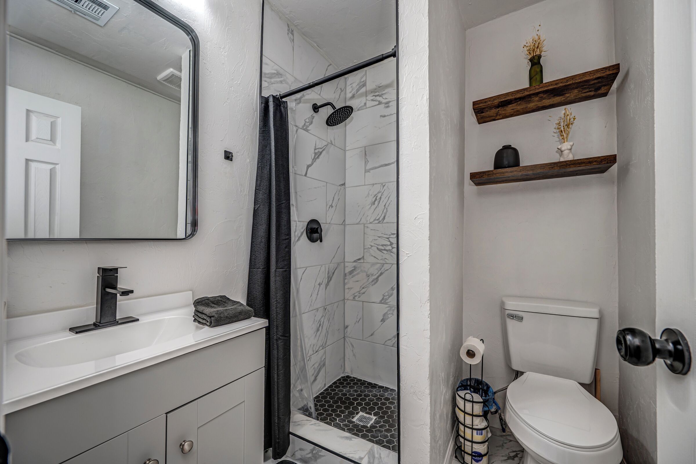 淋浴設備、提供毛巾、番梘、廁紙