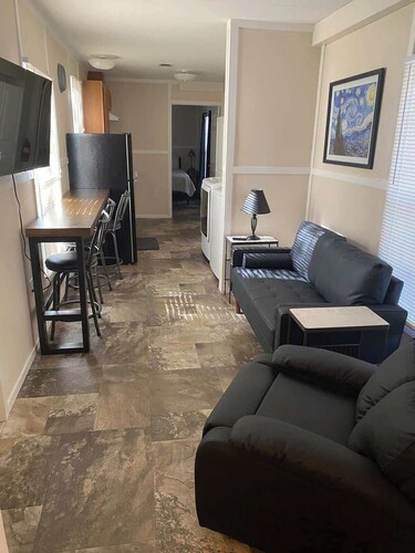 Comfortable one bed one bath home with starlink.