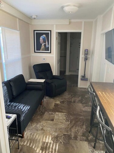 Comfortable one bed one bath home with starlink.