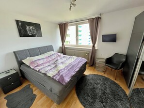 1 camera, ferro/asse da stiro, Wi-Fi