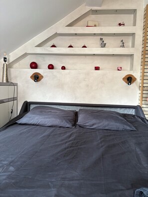 Bügeleisen/Bügelbrett, Internetzugang, Bettwäsche