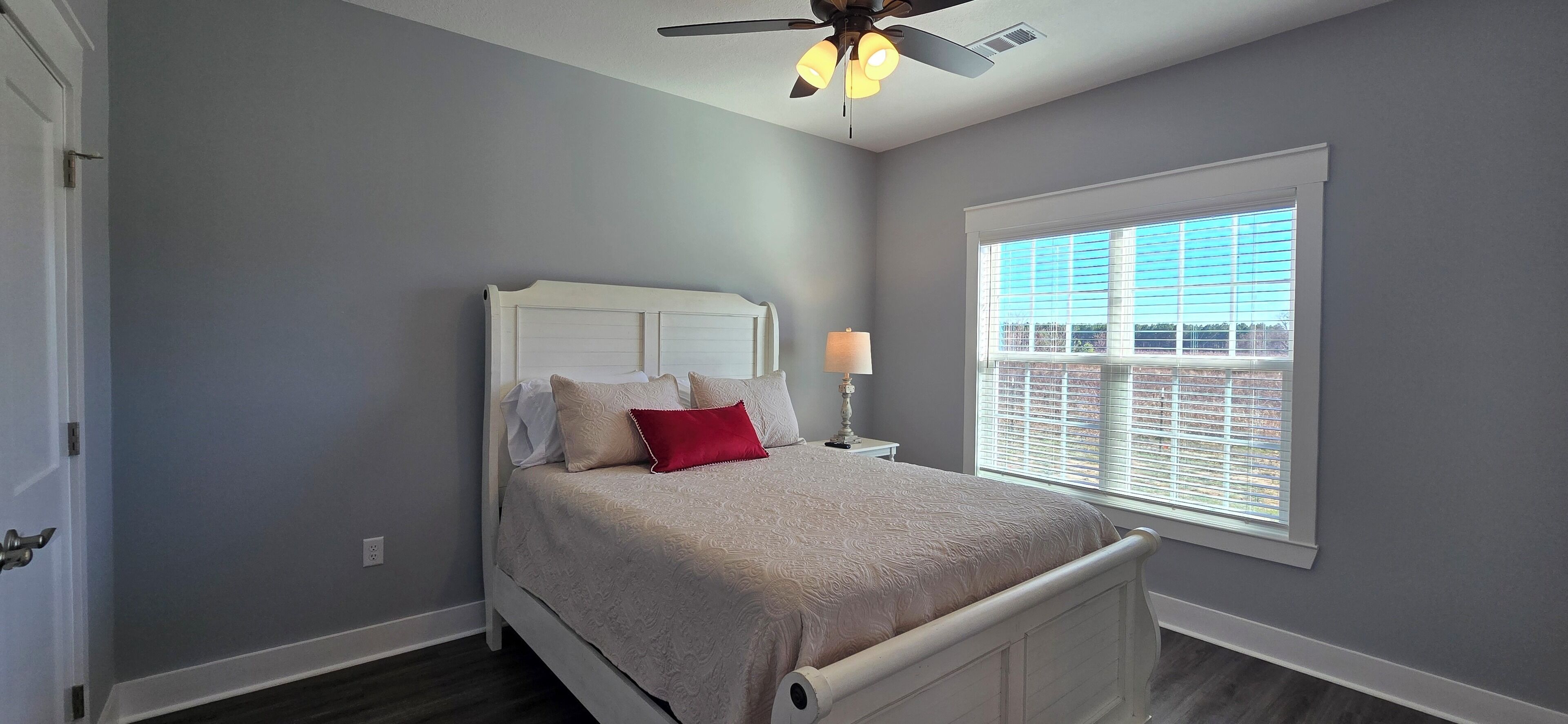 Fer et planche à repasser, Wi-Fi, literie fournie