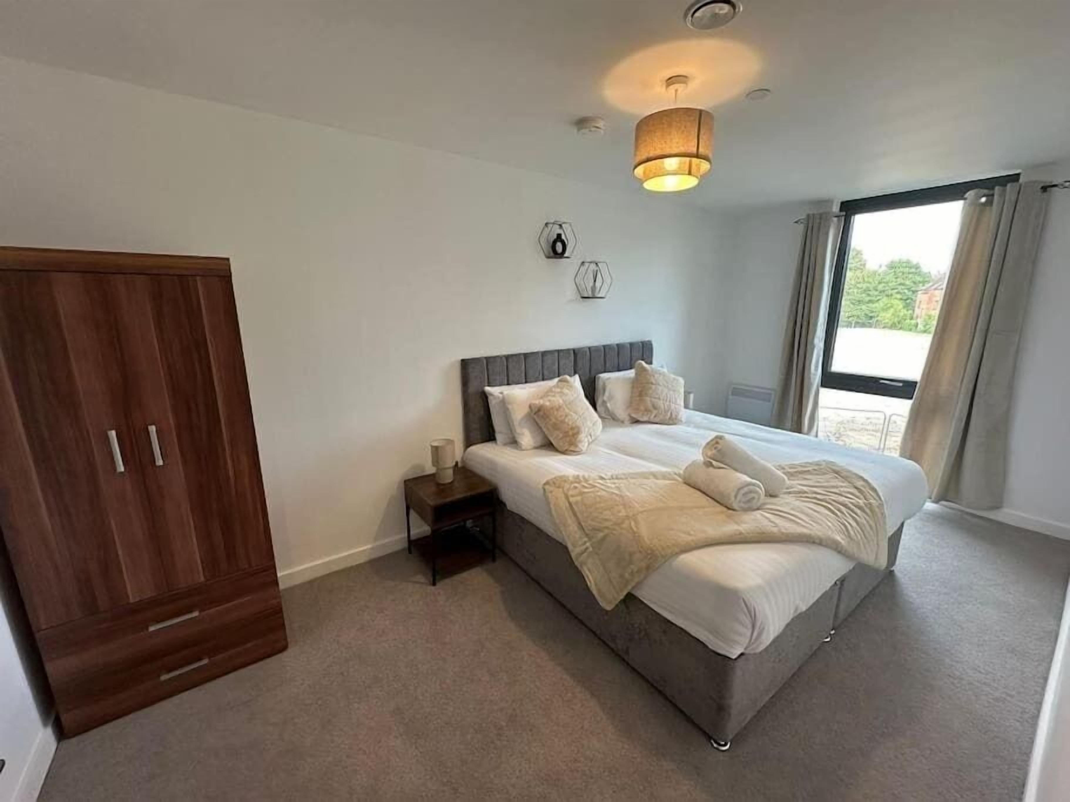 2 bedrooms, iron/ironing board, free WiFi, bed sheets