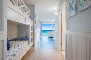 1 bedroom, iron/ironing board, travel cot, free WiFi - 25% OFF Ocean View|1BR+Bunks 2 Bath| Steps to Pier Park Guest Favorite (Panama City Beach)