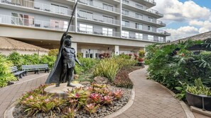 Exterior detail - 1-Bedroom Ocean View at Hilton Ka'anapali: Stunning Views, Pools & Island Luxury (Lahaina)