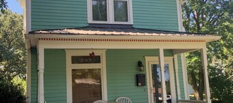 Charming 3-bedroom victorian in downtown Vermillion