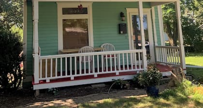Charming 3-bedroom victorian in downtown Vermillion