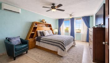 Iron/ironing board, bed sheets