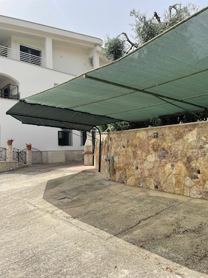 Family House, Sea View | Property grounds - VILLA BERTA (Vieste)