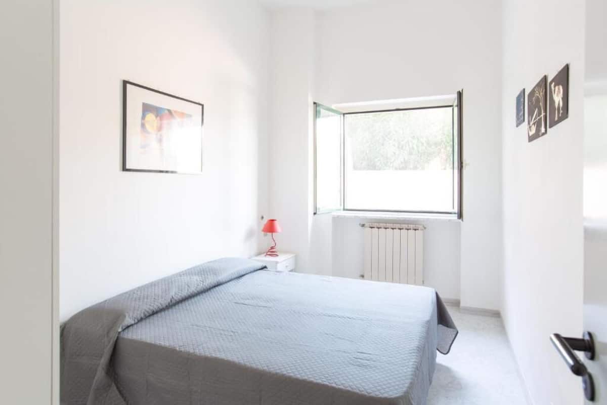 Family House, Sea View