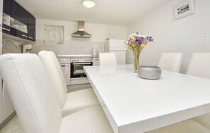 Dining - Lovely apartment in Maslenica with WiFi (Maslenica)