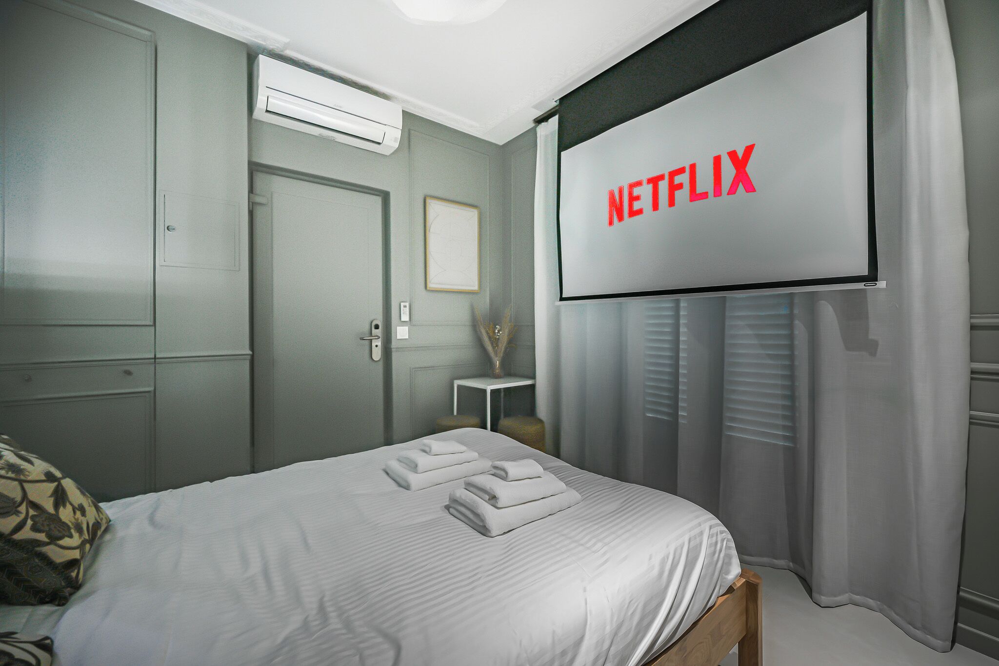 Habitación doble de lujo, balcón | Sábanas de algodón egipcio y ropa de cama de alta calidad 