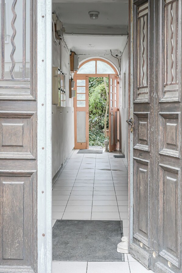 Exterior detail - JIJI Suites Seine (Villeneuve-Saint-Georges)