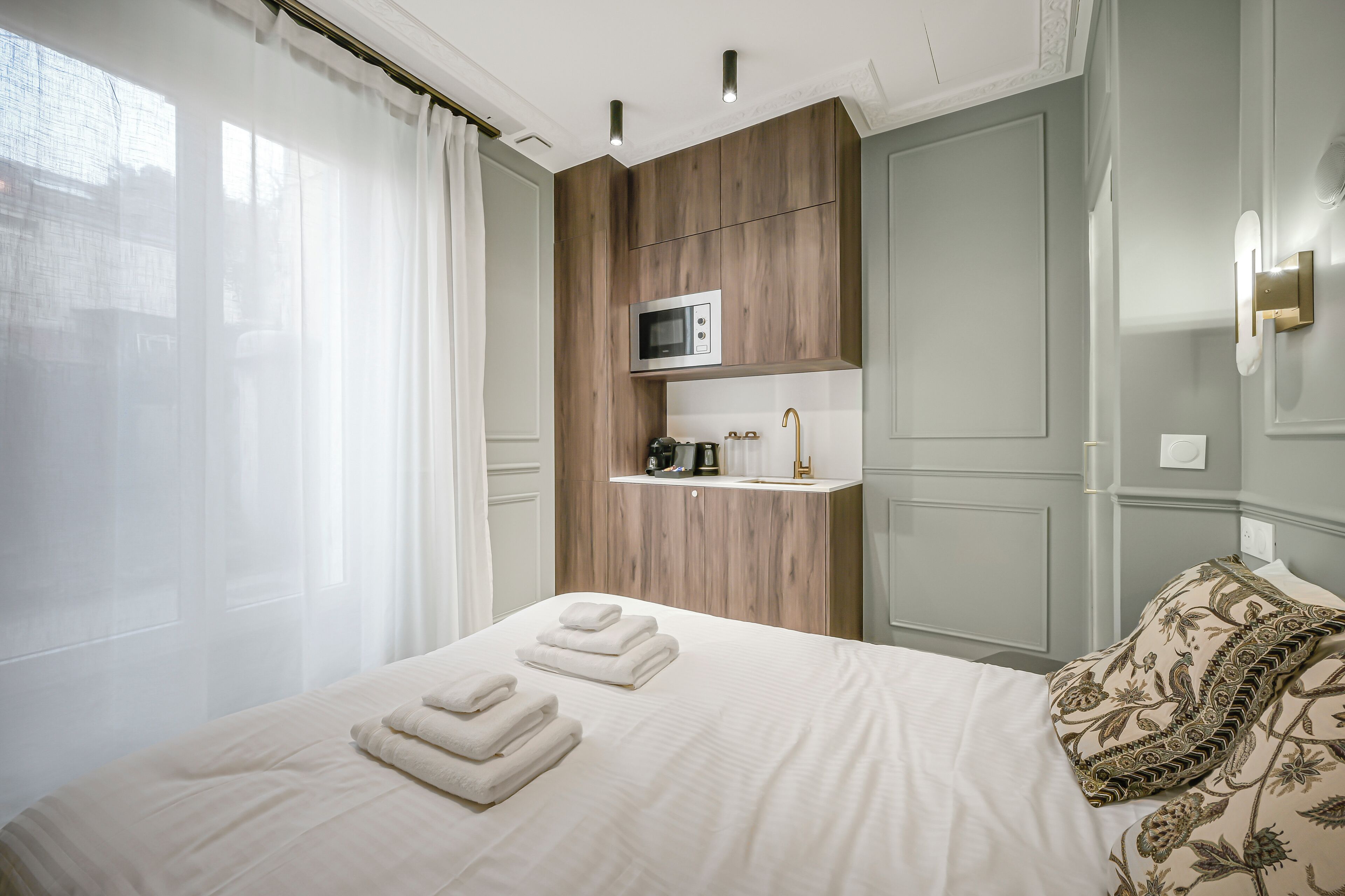 Habitación de lujo doble, balcón | Sábanas de algodón egipcio y ropa de cama de alta calidad