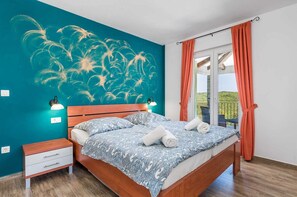 3 bedrooms, iron/ironing board, travel cot, free WiFi - Casa Aurelia a pet-friendly retreat with Wallbox (Kunj)