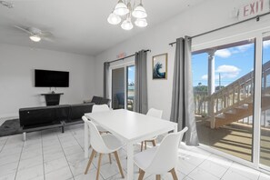 Dining - Villa Del Mare Unit 4, 2nd floor 2 bedrooms, 2 bath Ocean View. (St. Augustine)