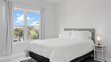 Iron/ironing board, Internet, bed sheets