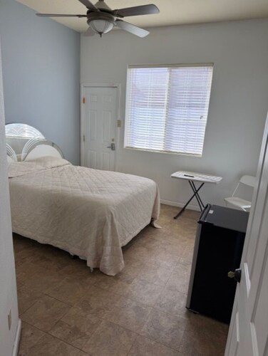 Fully furnished private room with independent entrance in pleasant Palm Desert#2
