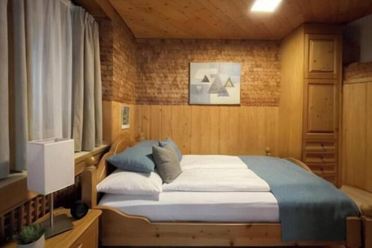 Standard Single Room, Mountain View | WiFi (free)