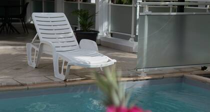 VILLA CASA ELDUARDO in Sainte Luce. Close to a beautiful beach and shops.